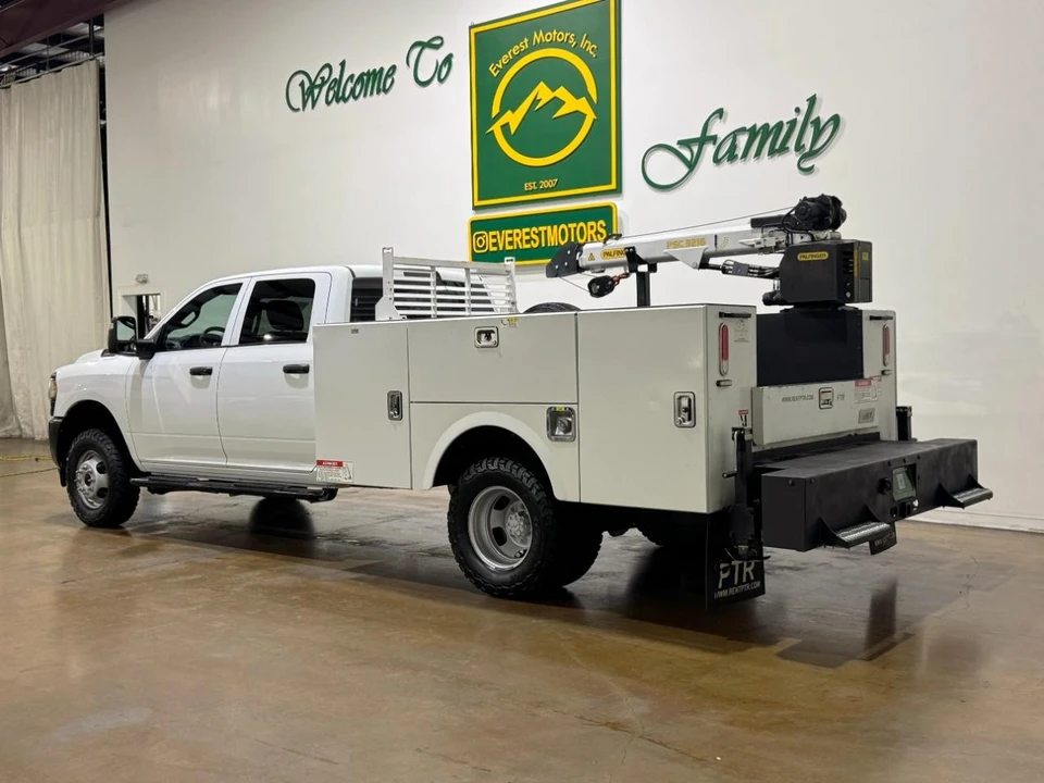 2024 Ram 3500 - Image 6 of 31