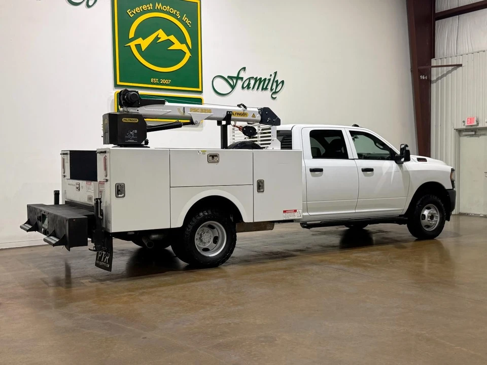 2024 Ram 3500 - Image 8 of 31