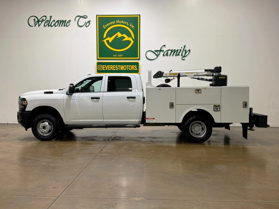 2024 Ram 3500 - Image 5 of 31