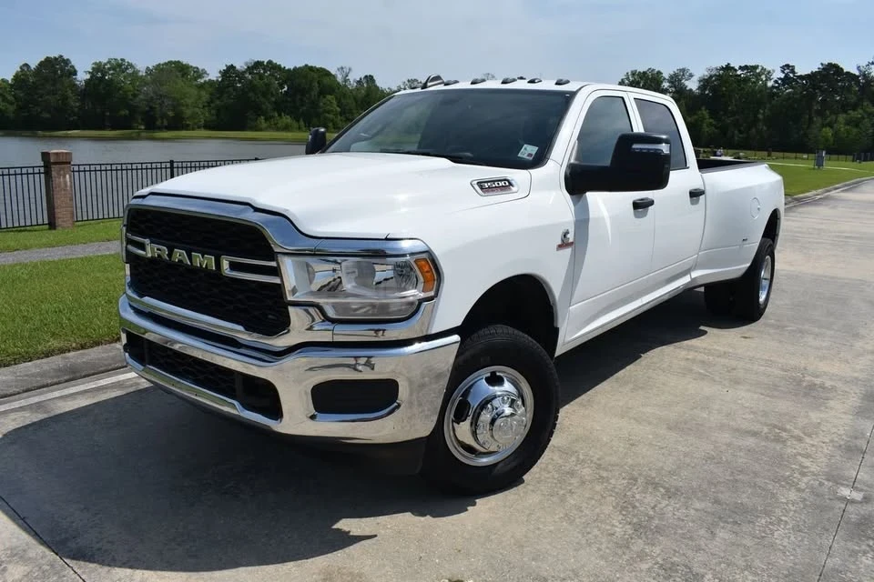 2024 Ram 3500 - Image 4 of 5