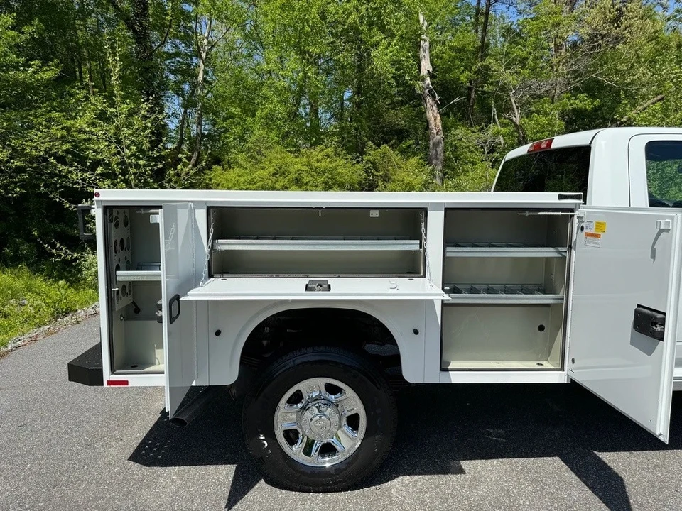 2024 Ram 3500 - Image 8 of 21