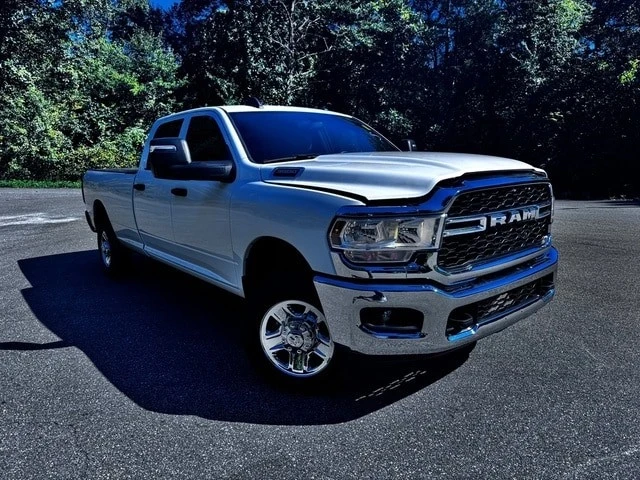 2024 Ram 3500 - Image 4 of 12