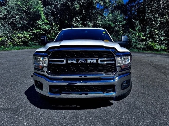 2024 Ram 3500 - Image 3 of 12