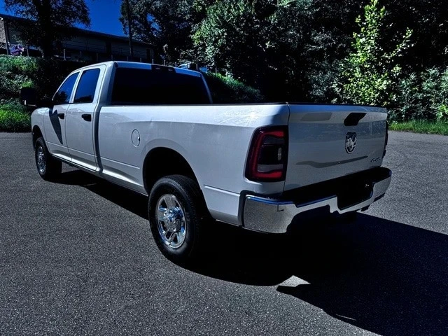2024 Ram 3500 - Image 10 of 12