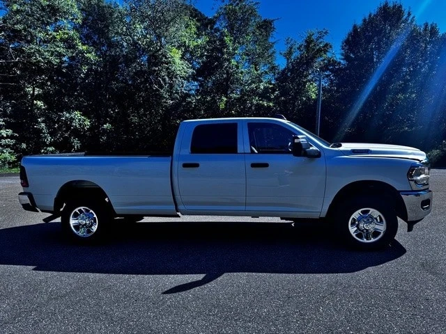 2024 Ram 3500 - Image 5 of 12