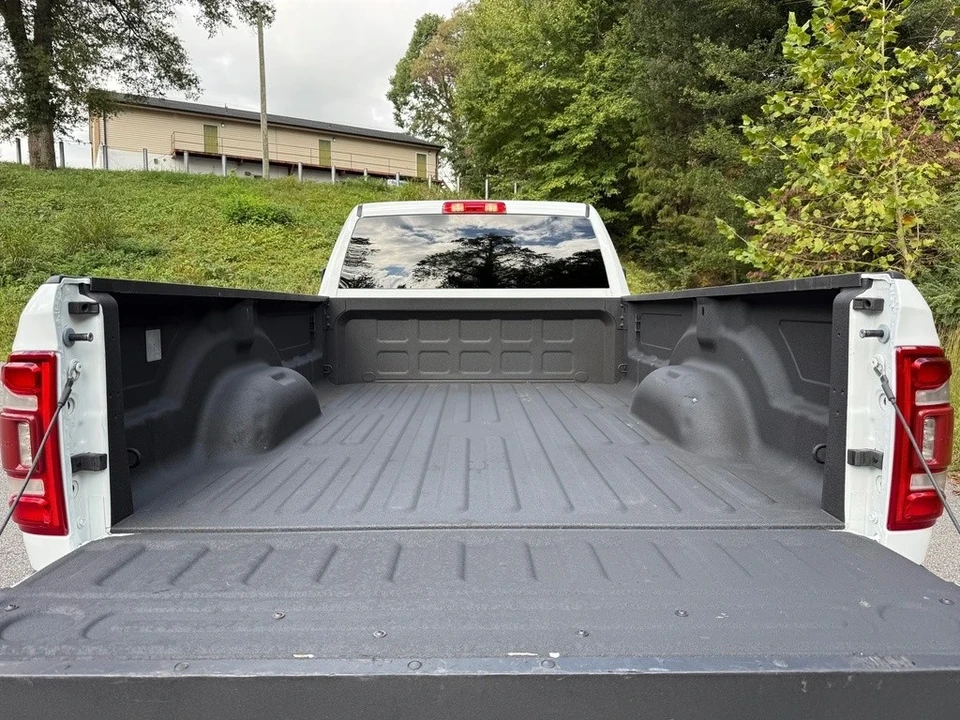 2024 Ram 3500 - Image 8 of 12