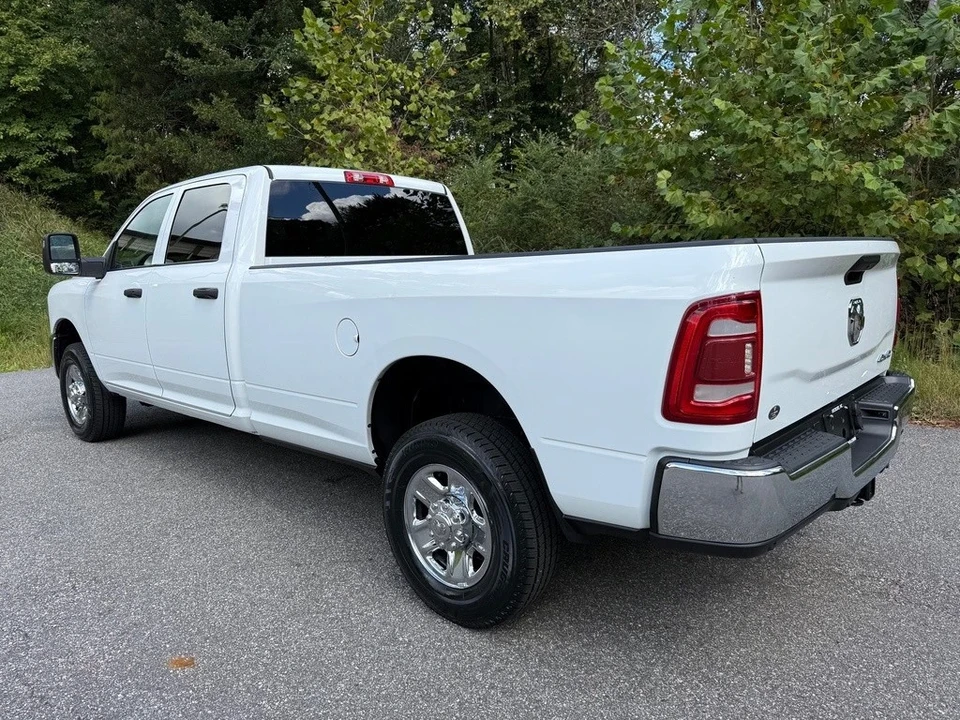 2024 Ram 3500 - Image 9 of 12