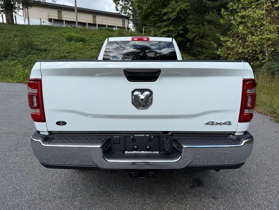 2024 Ram 3500 - Image 7 of 12