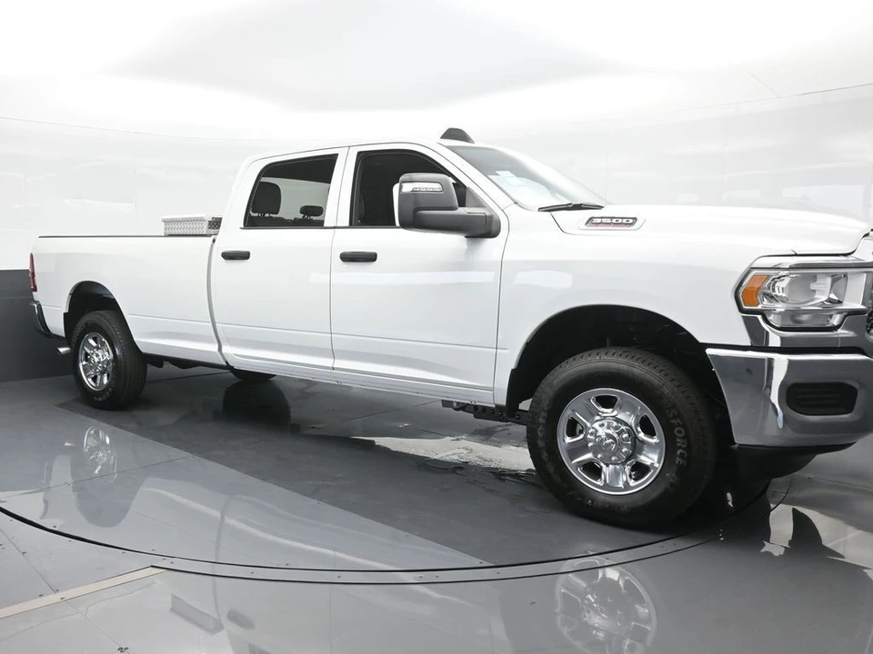 2024 Ram 3500 - Image 8 of 12