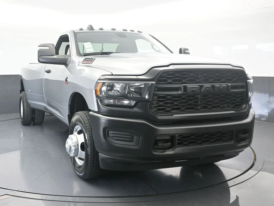 2024 Ram 3500 - Image 9 of 12