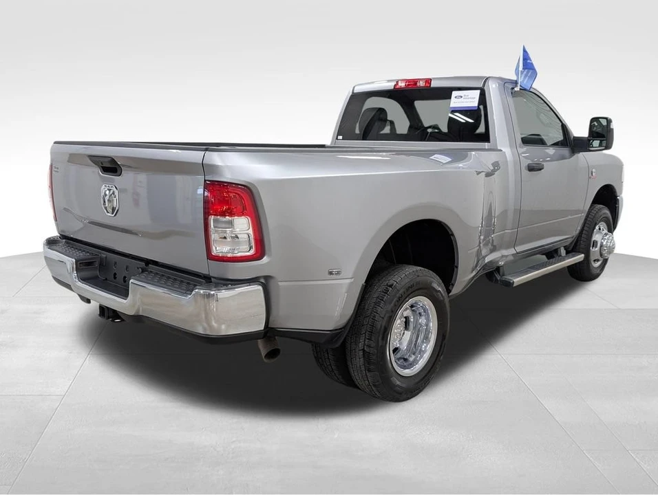 2024 Ram 3500 - Image 17 of 25