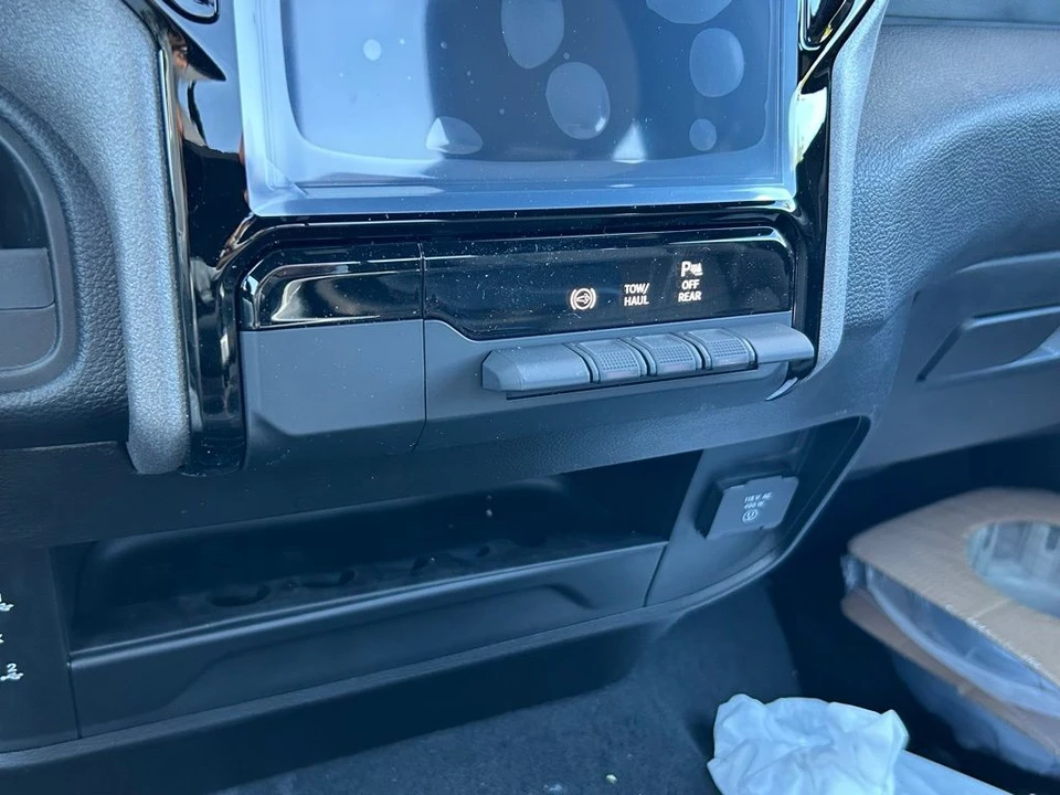 2024 Ram 3500 - Image 11 of 12