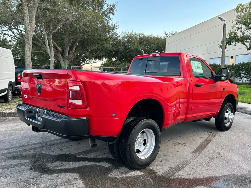 2024 Ram 3500 - Image 4 of 12