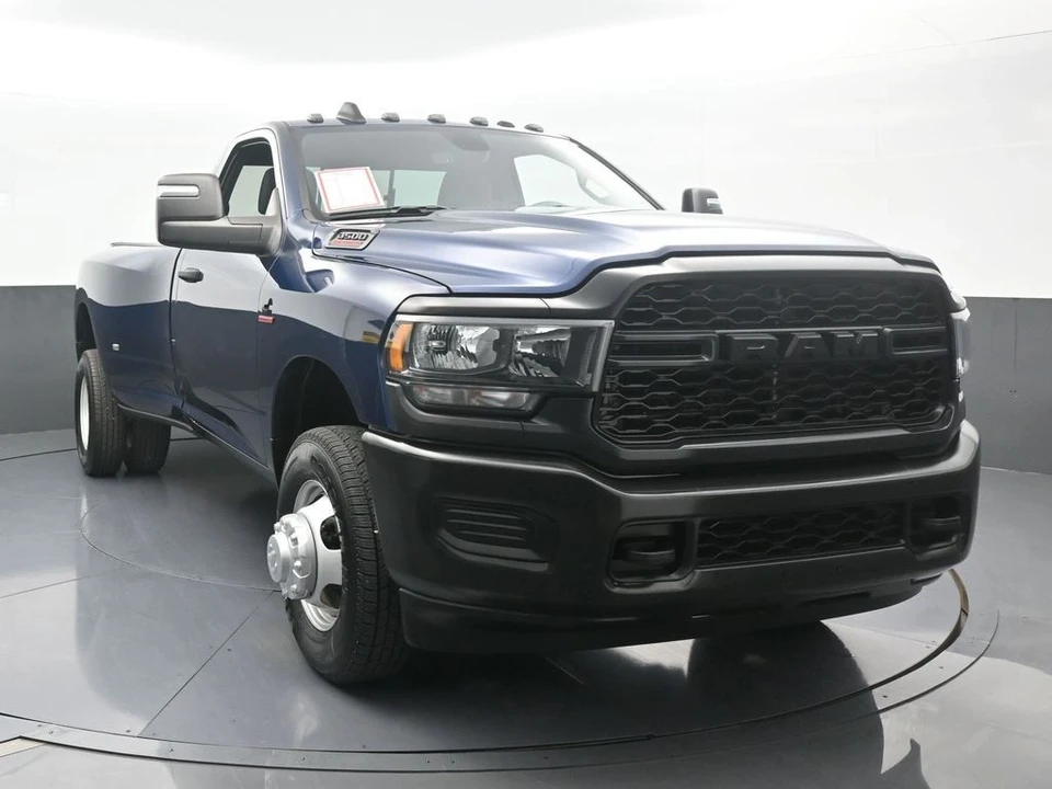 2024 Ram 3500 - Image 9 of 12