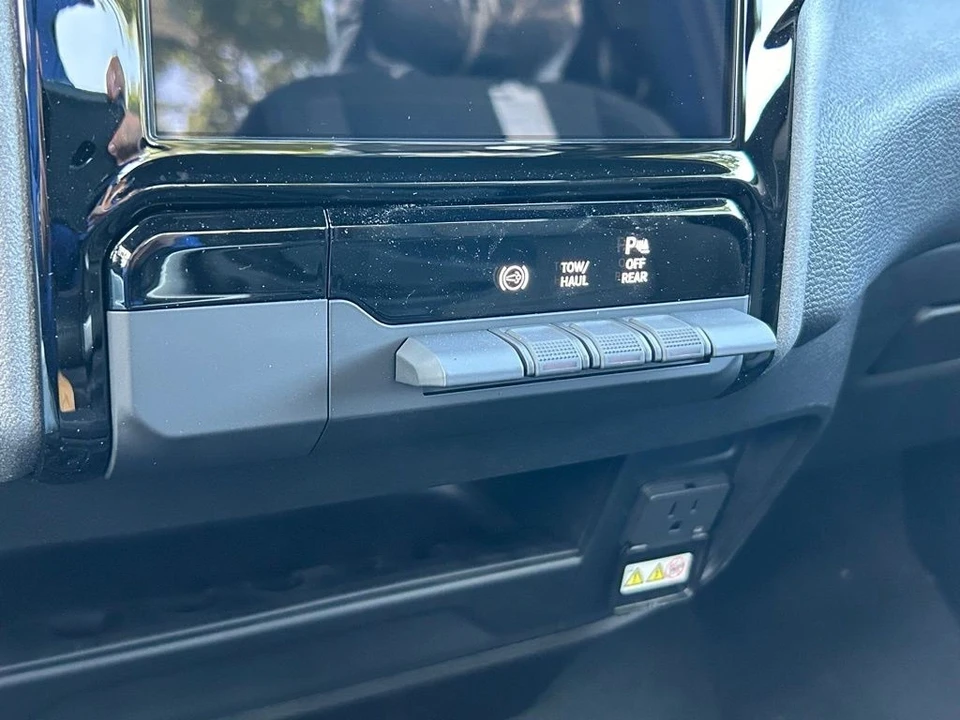 2024 Ram 3500 - Image 10 of 12