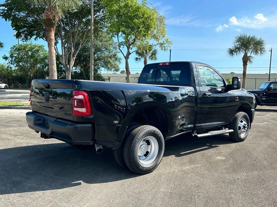 2024 Ram 3500 - Image 4 of 12