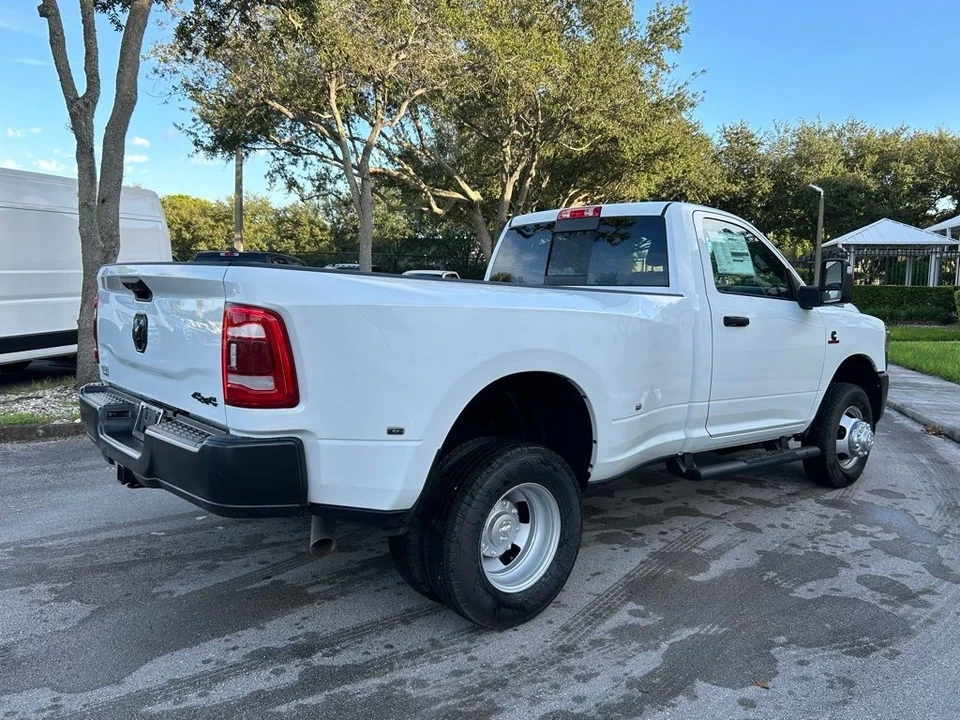 2024 Ram 3500 - Image 4 of 12