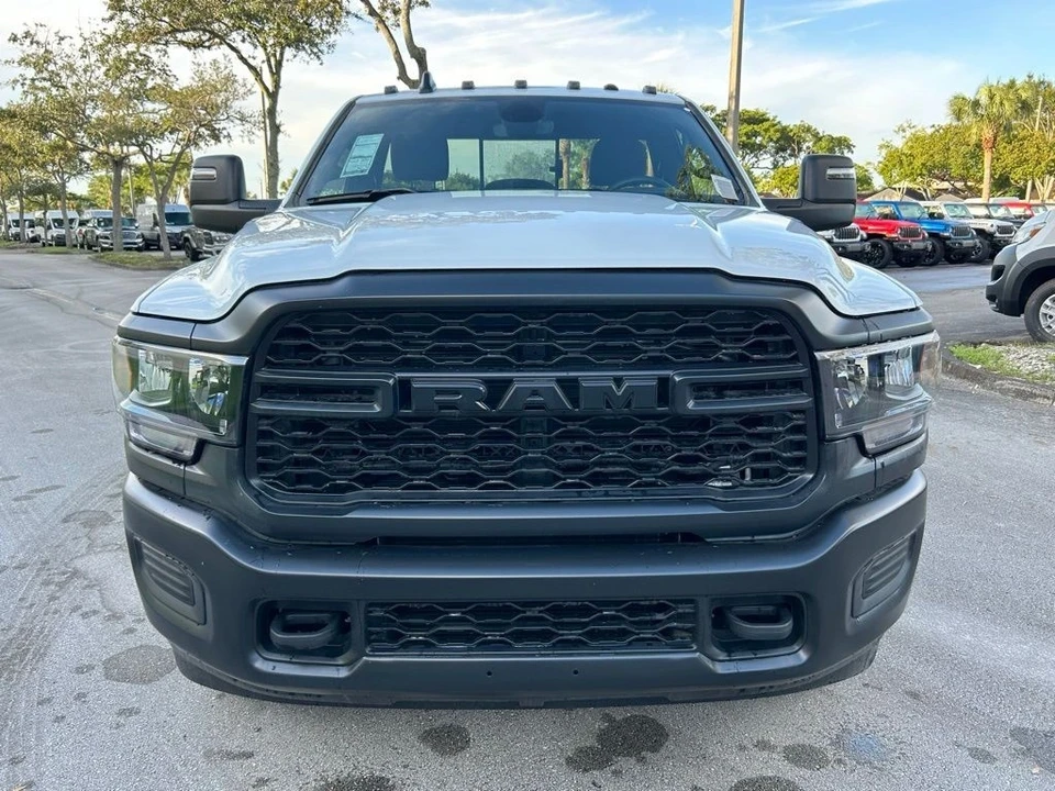 2024 Ram 3500 - Image 8 of 12