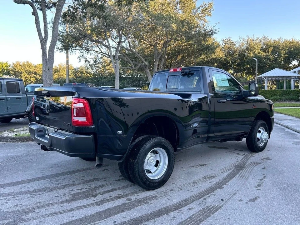 2024 Ram 3500 - Image 4 of 12
