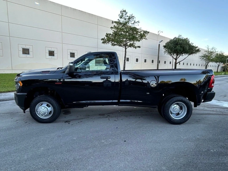 2024 Ram 3500 - Image 7 of 12