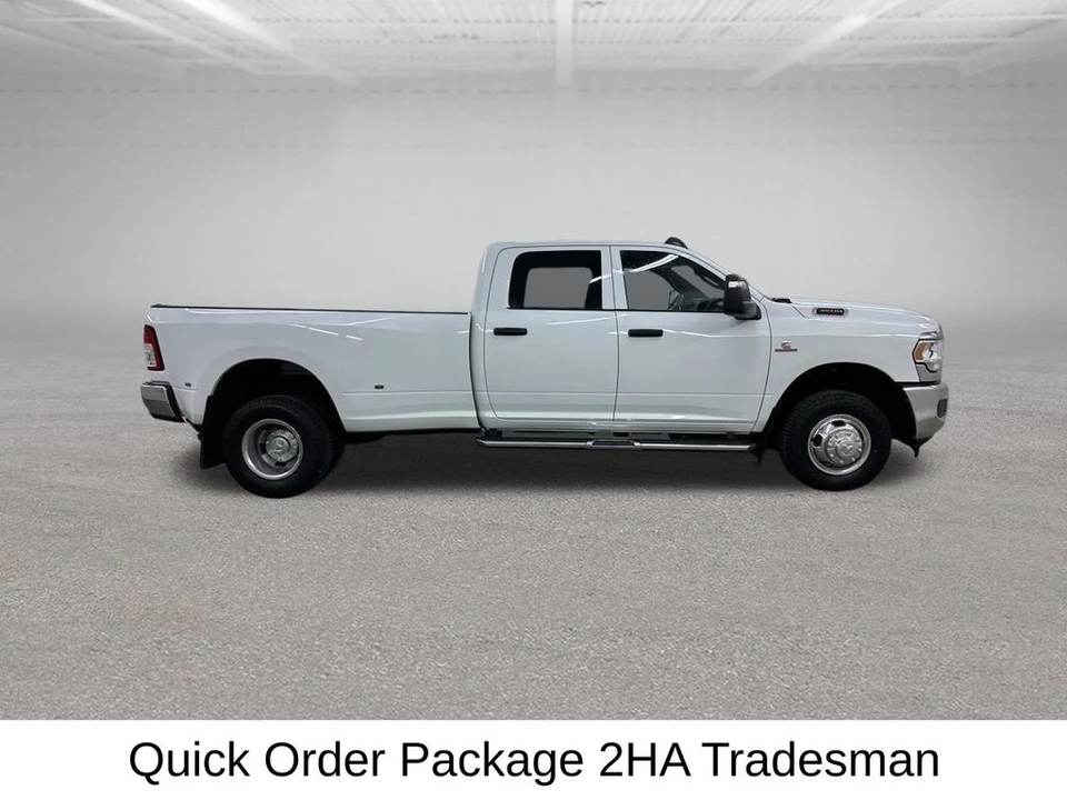 2024 Ram 3500 - Image 15 of 31