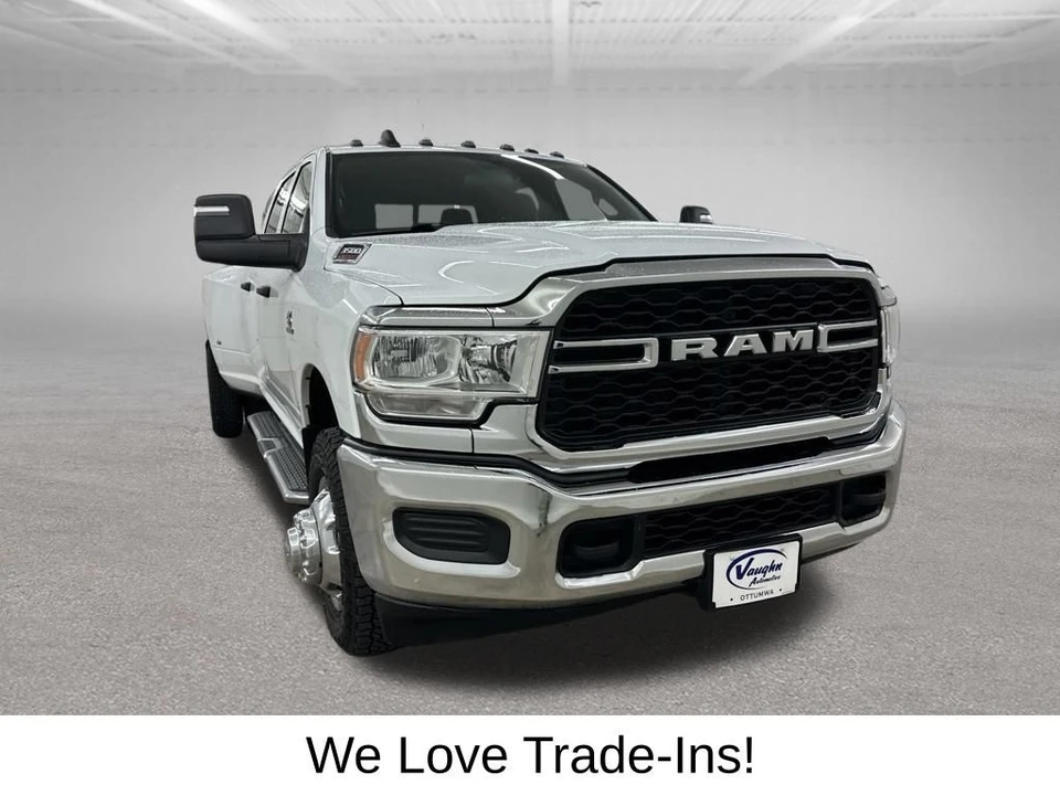 2024 Ram 3500 - Image 3 of 31