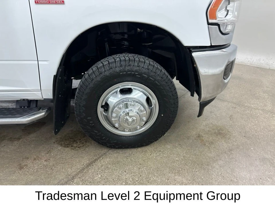 2024 Ram 3500 - Image 16 of 31