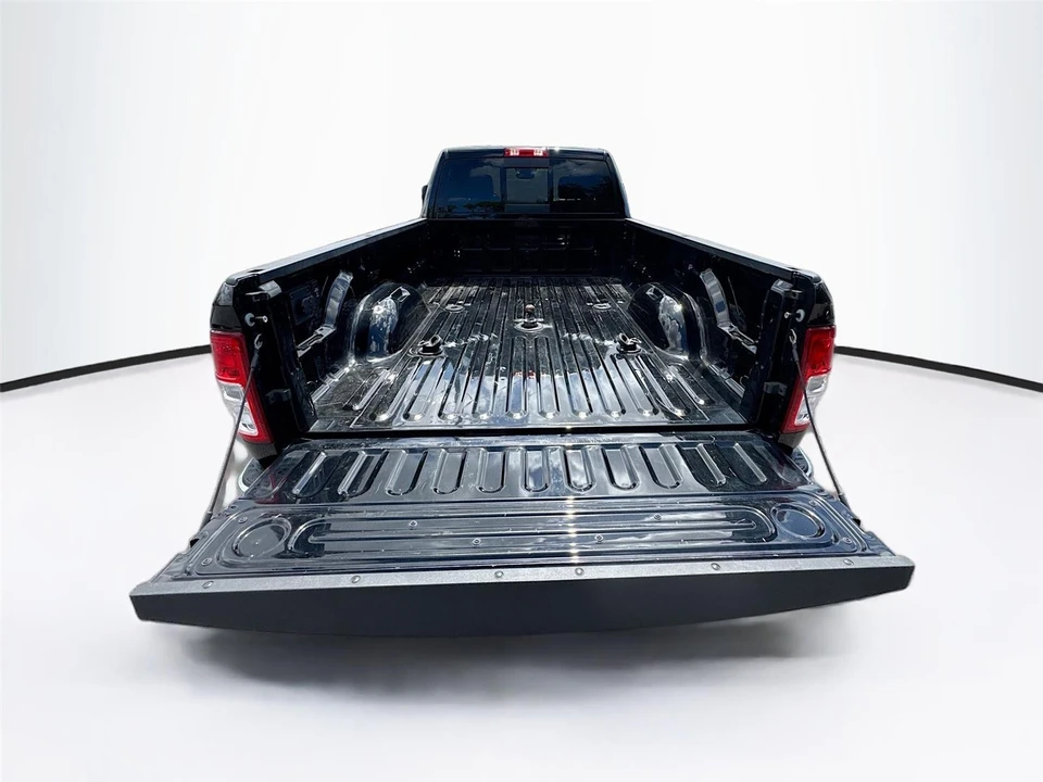 2024 Ram 3500 - Image 19 of 31