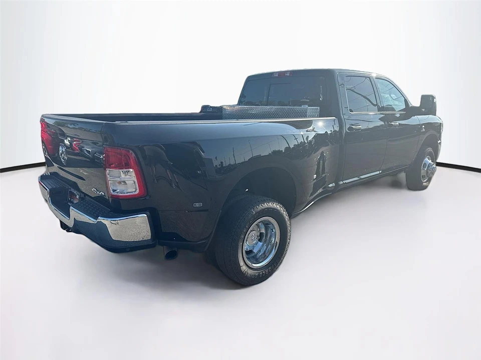 2024 Ram 3500 - Image 5 of 14