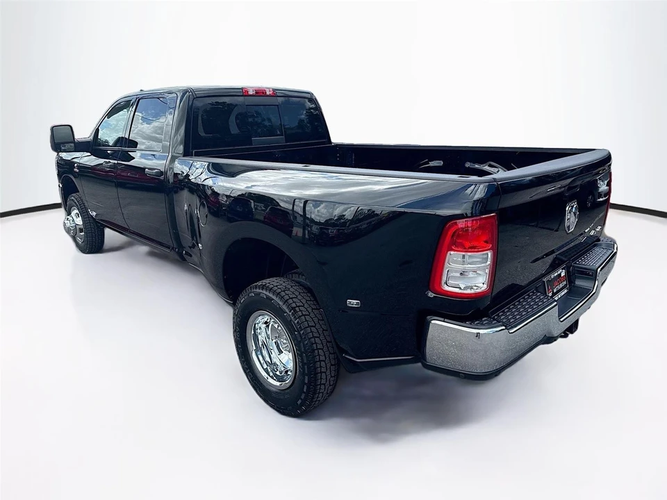 2024 Ram 3500 - Image 29 of 31
