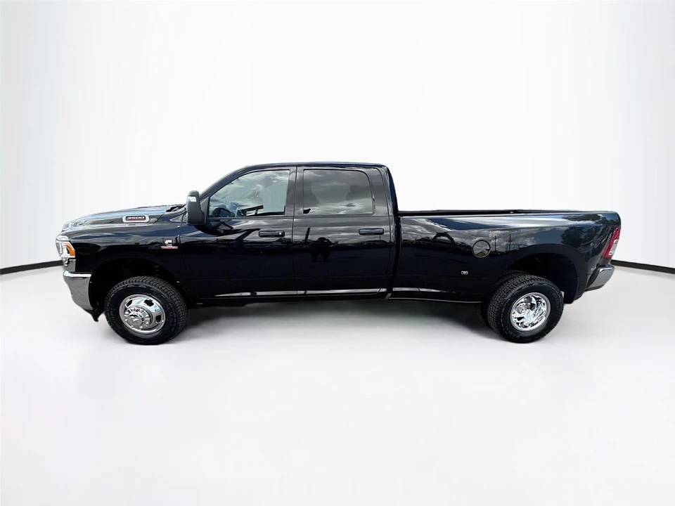 2024 Ram 3500 - Image 28 of 31