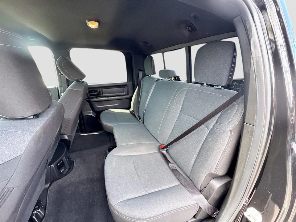2024 Ram 3500 - Image 16 of 31