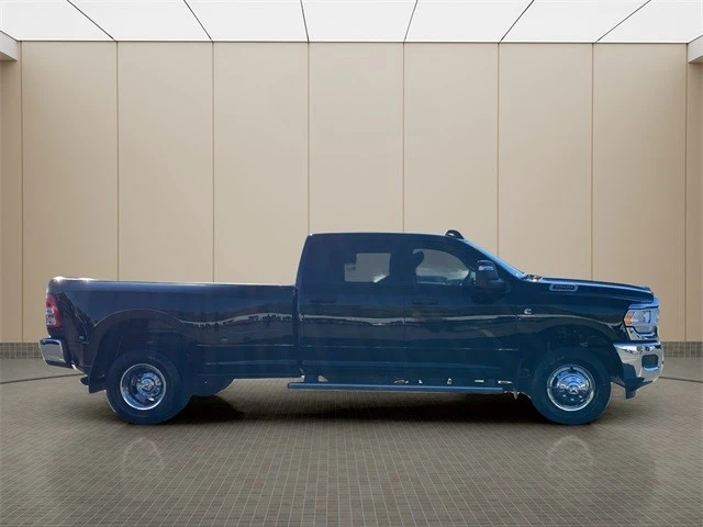 2024 Ram 3500 - Image 6 of 12