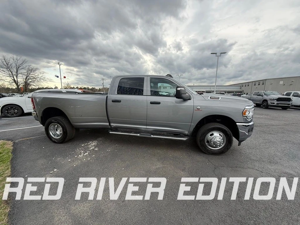 2024 Ram 3500 - Image 4 of 12