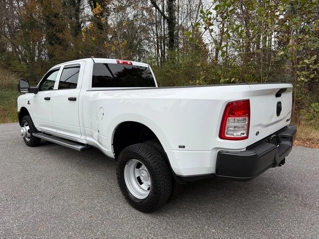 2024 Ram 3500 - Image 9 of 12