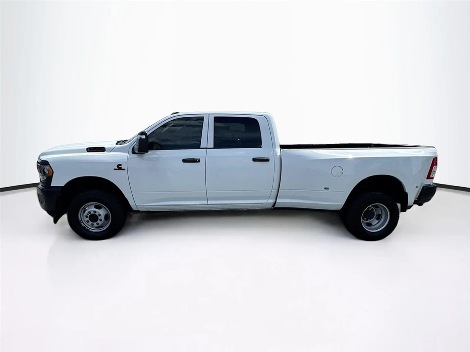 2024 Ram 3500 - Image 28 of 31