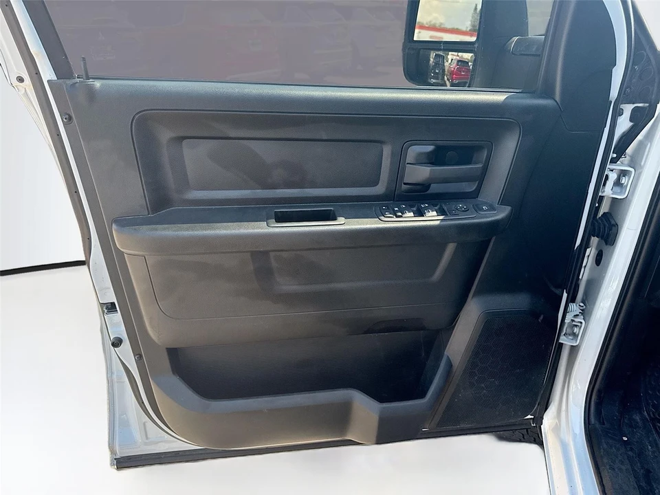 2024 Ram 3500 - Image 9 of 16