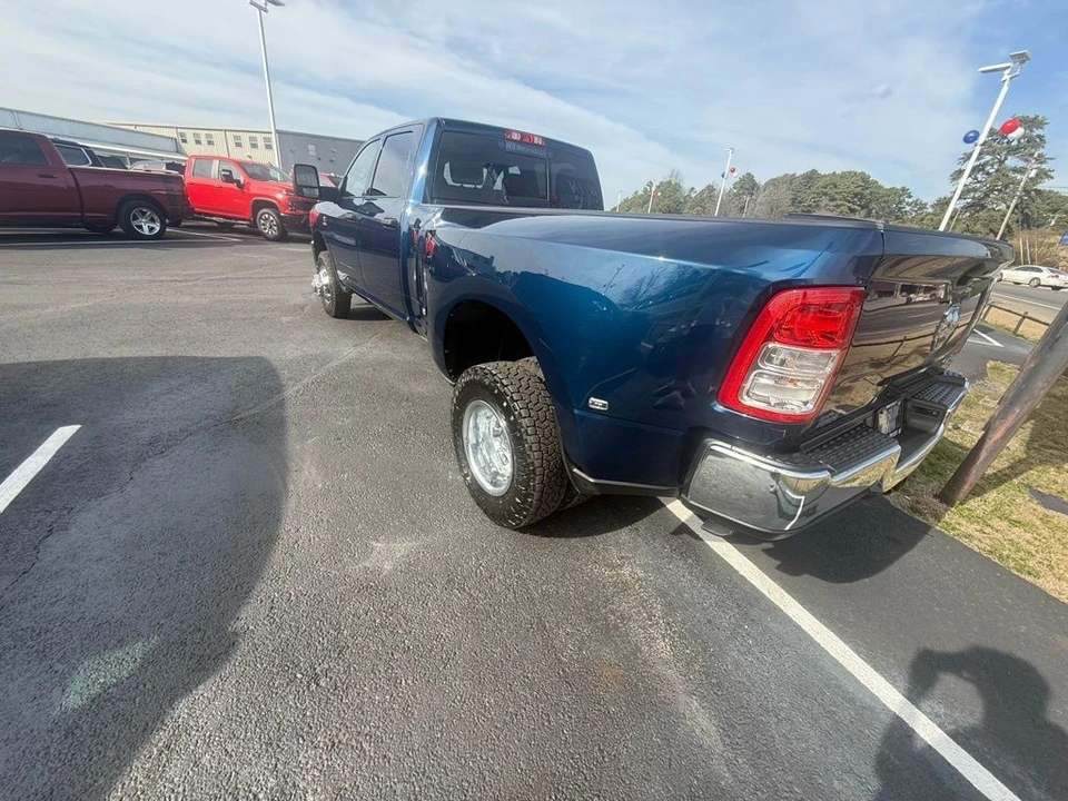 2024 Ram 3500 - Image 9 of 12