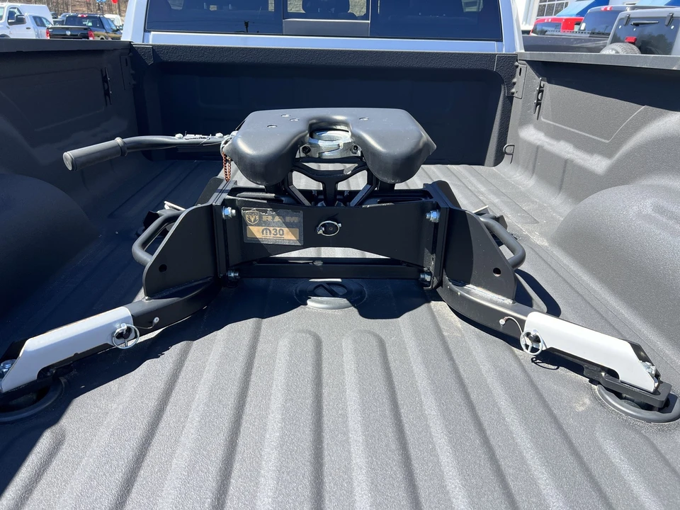2024 Ram 3500 - Image 11 of 31