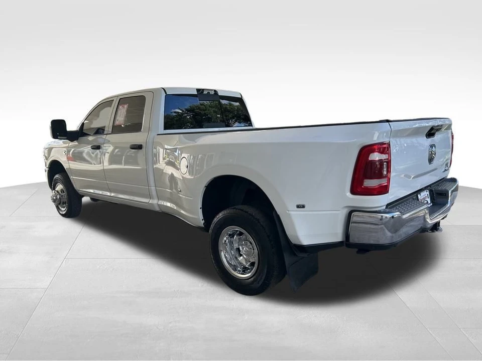 2024 Ram 3500 - Image 4 of 12