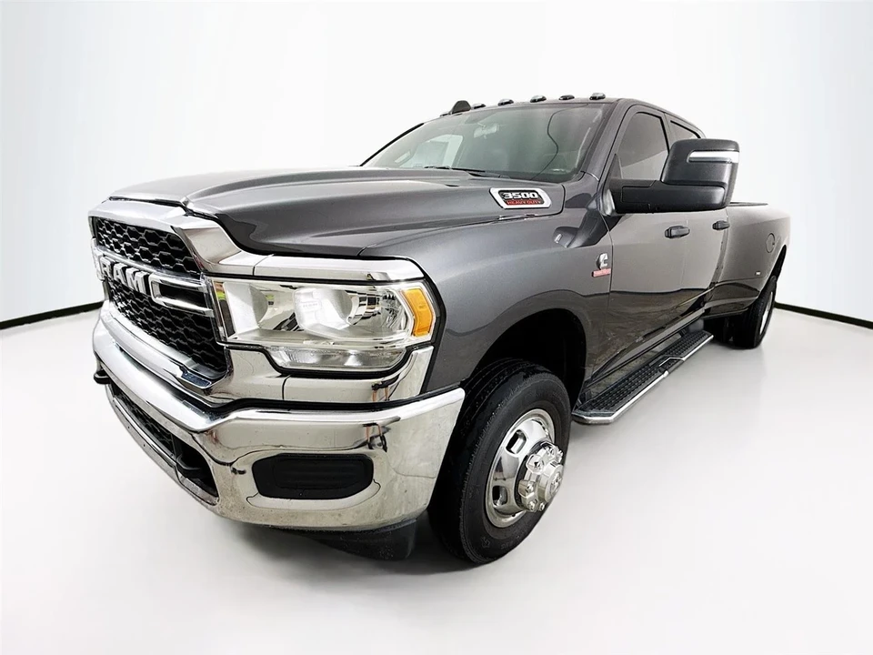 2024 Ram 3500 - Image 3 of 14