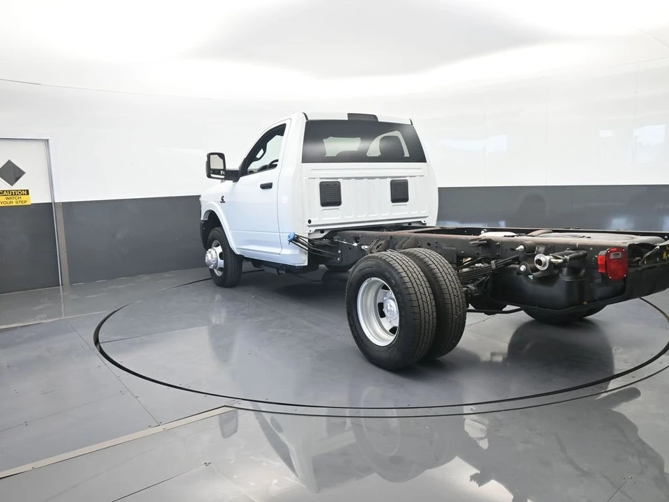 2024 Ram 3500 - Image 4 of 31