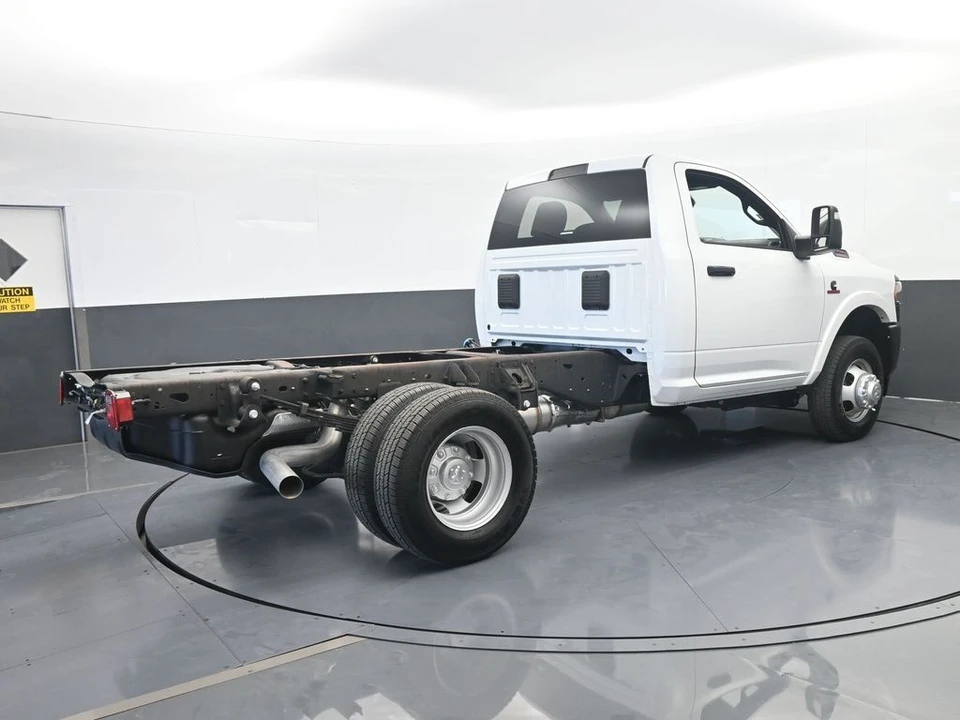 2024 Ram 3500 - Image 6 of 31