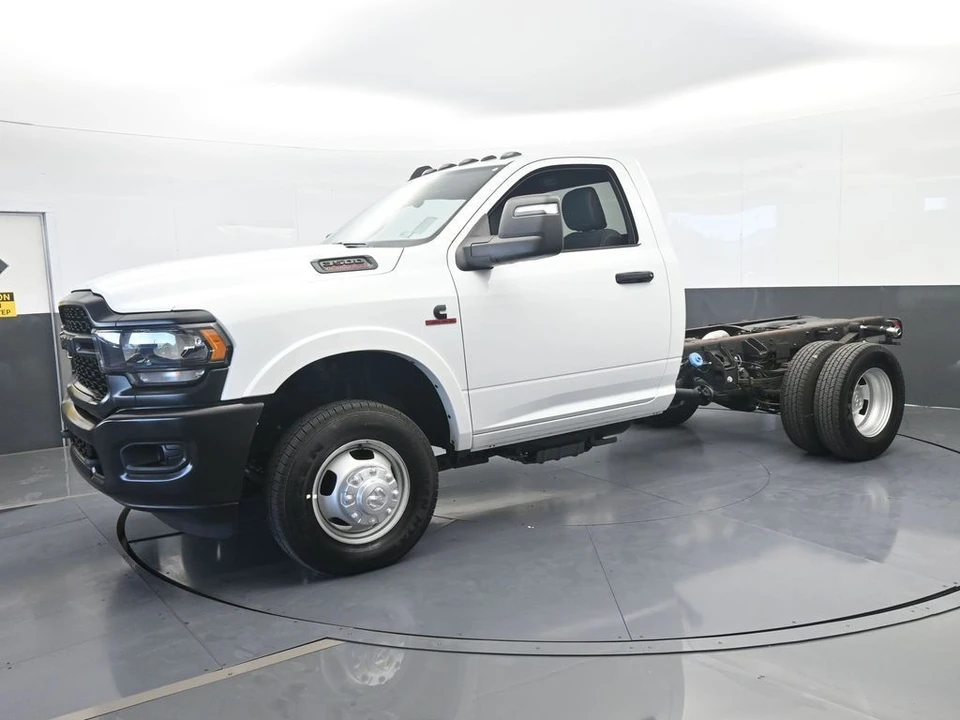 2024 Ram 3500 - Image 2 of 31