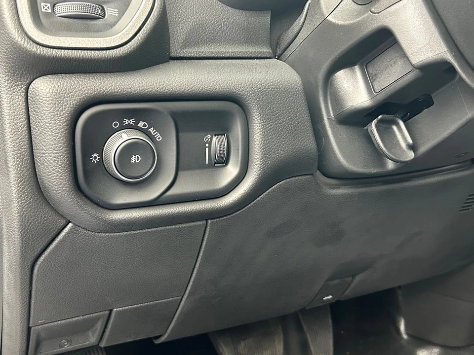 2024 Ram 3500 - Image 16 of 31