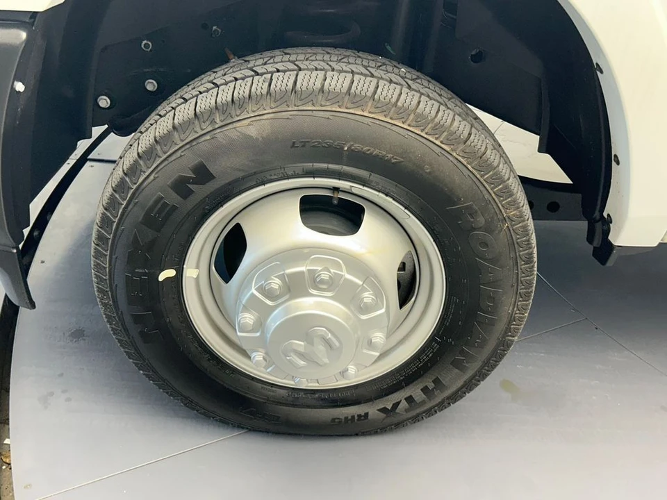 2024 Ram 3500 - Image 28 of 31