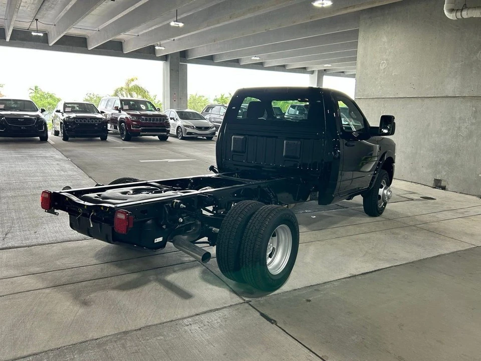 2024 Ram 3500 - Image 4 of 21