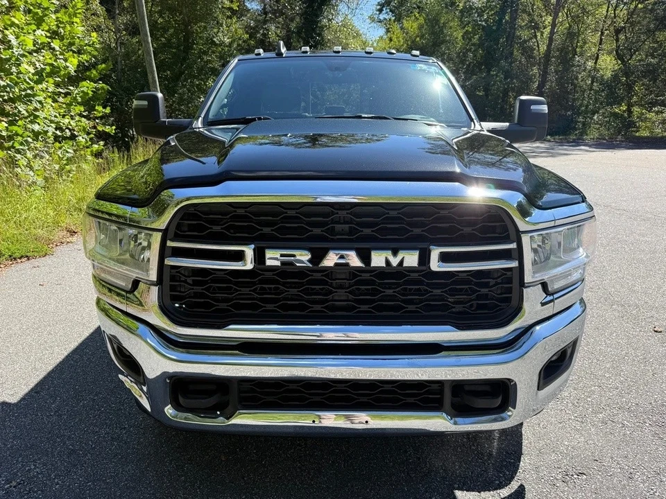 2024 Ram 3500 - Image 3 of 12