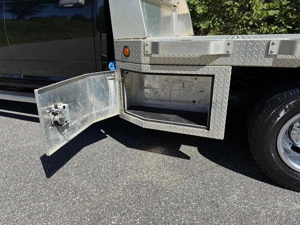 2024 Ram 3500 - Image 9 of 12