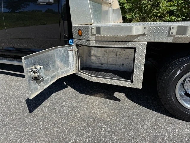 2024 Ram 3500 - Image 9 of 12